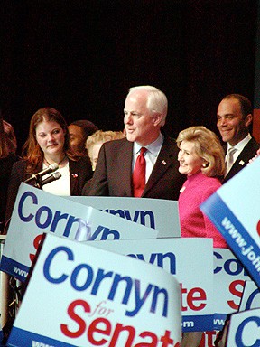  Perry, Cornyn emerge victorious in state elections, speak in Austin