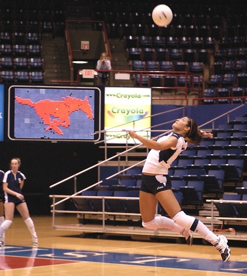  Volleyball suffers losses to Rice, Tulsa