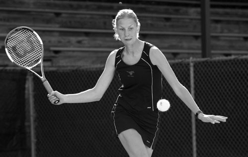  Tennis sneaks past Tulsa