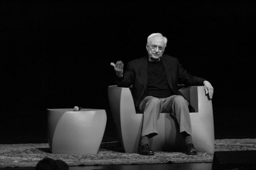  Architect Gehry speaks at Tate