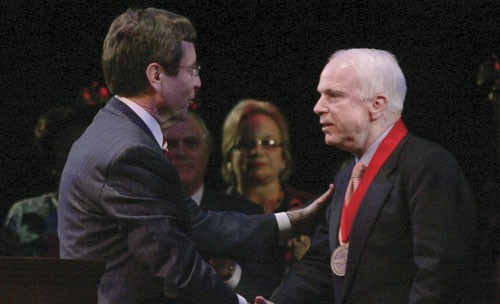  McCain receives Medal of Freedom