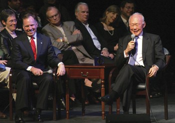 Lee Kuan Yew, the first Prime Minister of Singapore (right) and Brad Cheves share a laugh on stage during the question and answer session of last nights Tate Lecture.