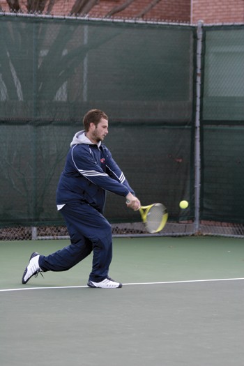 Men's tennis sweeps double-header