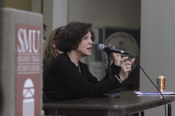 Health center counselor Cathey Soutter speaks at Sex Drugs & Rock n Roll in the Hughes-Trigg Commons.