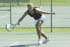 SMUs Natalia Bubien returns the ball during a match against the University of Louisiana-Lafayette.