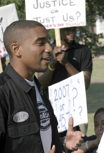 Sophomore Warren Seay shares his opinions on equality during the Jena 6 protest yesterday afternoon in front of Dallas Hall.