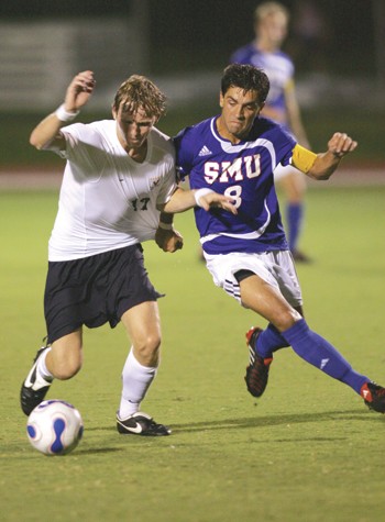 Mens soccer finishes last in New Mexico
