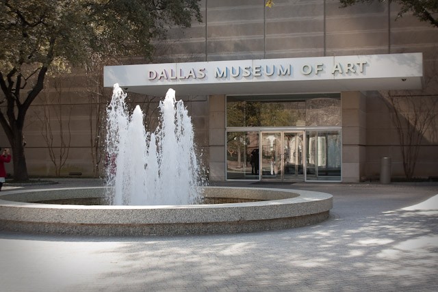 Dallas Museum of Art entrance on N. Harwood St.