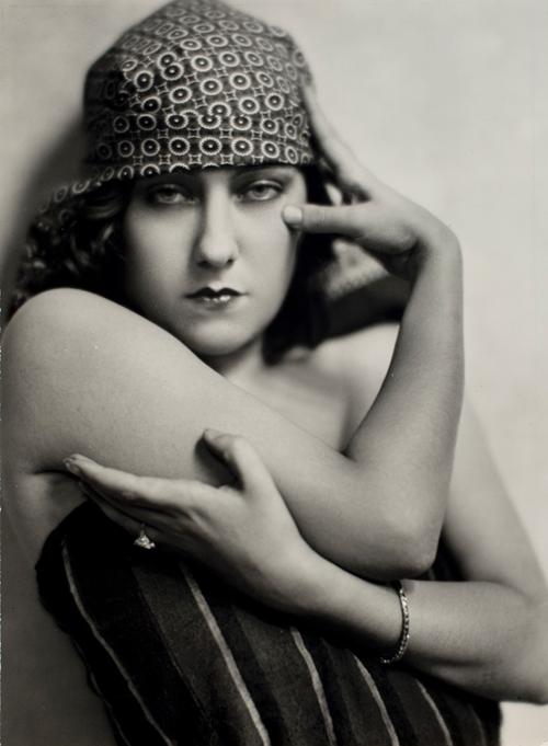 Nickolas Muray’s photograph of Gloria Swanson, c. 1925, at the DMA.