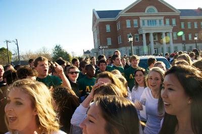 The 400 Rule: SMU limits partygoers