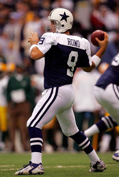 Dallas Quarterback Tony Romo dropping back to pass against the Packers in 2007
