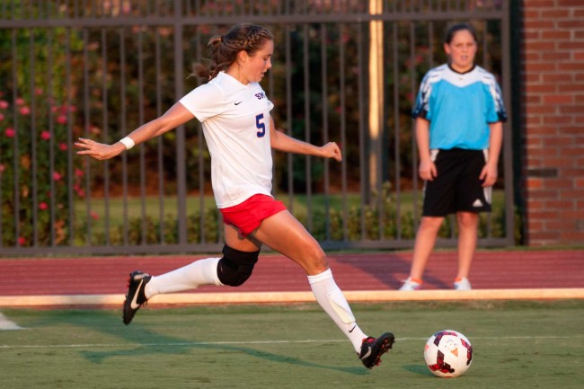 SMUs Courtney Smith had two goals in Thursday loss to Luisville. (Courtesy of Douglas Fejer)