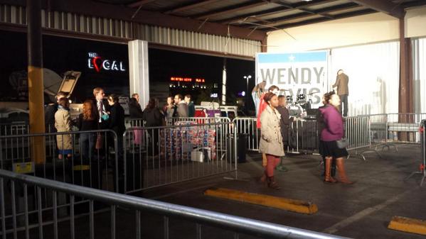 Supporters arriving at the Wendy Davis venue in Fort Worth. Photo credit: Hanan Esaili
