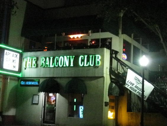balcony_club.jpg