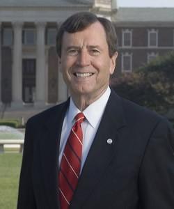 President R. Gerald Turner to stay until at least 2022