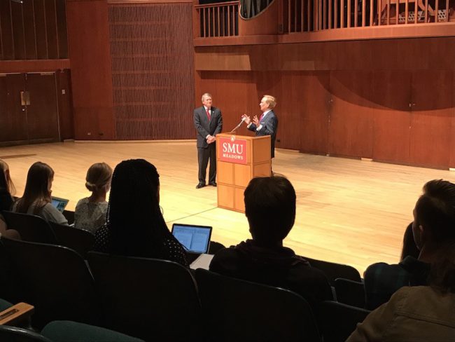 Media lawyer Bruce Sanford speaks to the audience Oct. 17, 2017. Photo credit: Takia Hopson