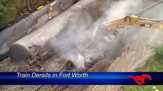 A+train+derails+in+Fort+Worth.+Photo+credit%3A+CBS