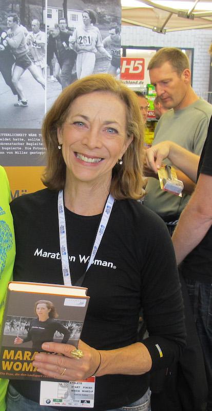 Kathrine Switzer with book at the 2011 Berlin Marathon.jpg