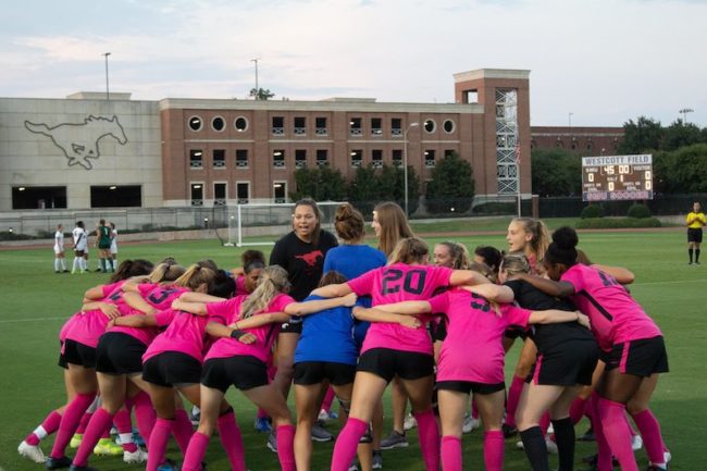 The+womens+soccer+team+fell+to+UCF%2C+2-1%2C+on+Thursday+night+in+Westcott+Field.+Photo+credit%3A+SMU+Womens+Soccer