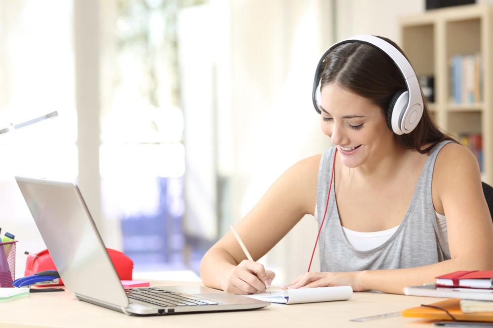 7-benefits-of-taking-online-classes-for-college-students-smu-daily-campus