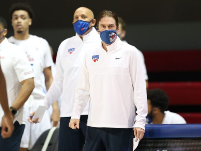Tim Jankovich looks on in a Jan. 3 game against Houston at home. Courtesy of SMU Athletics.