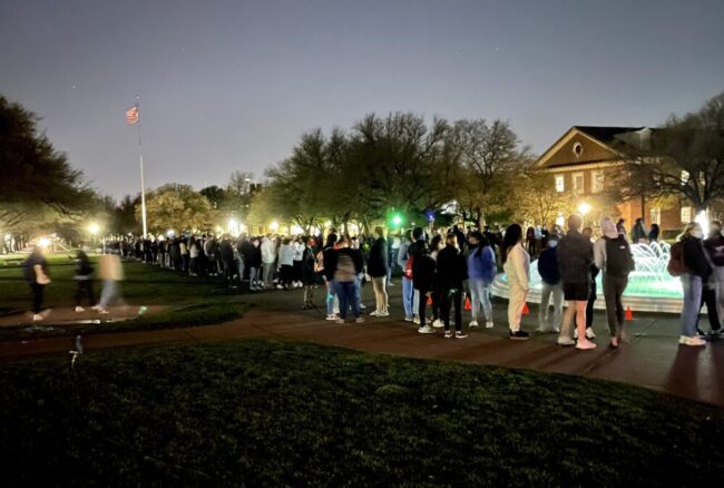 Students wait to get into Midnight Market. Photo credit: Ella McCarty.
