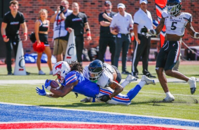 Thrilling end to tight game sees SMU fall 29-27 to Cincinnati.