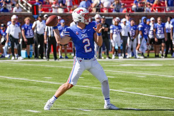 DALLAS, TX - OCTOBER 22: Southern Methodist Mustangs quarterback Preston Stone (2) passes during the game between SMU and Cincinnati on October 22, 2022 at Gerald J. Ford Stadium in Dallas, TX.  (Photo by George Walker/Icon Sportswire via Getty Images)