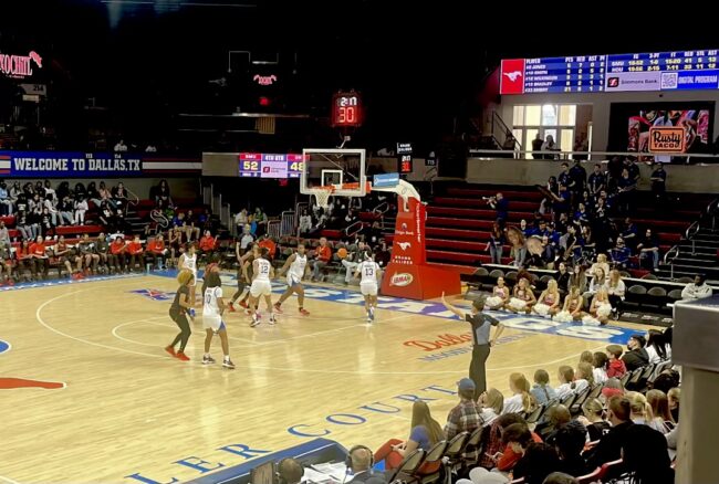 The SMU womens basketball game resulted in a close victory for the Mustangs. Photo credit: Ceara Johnson