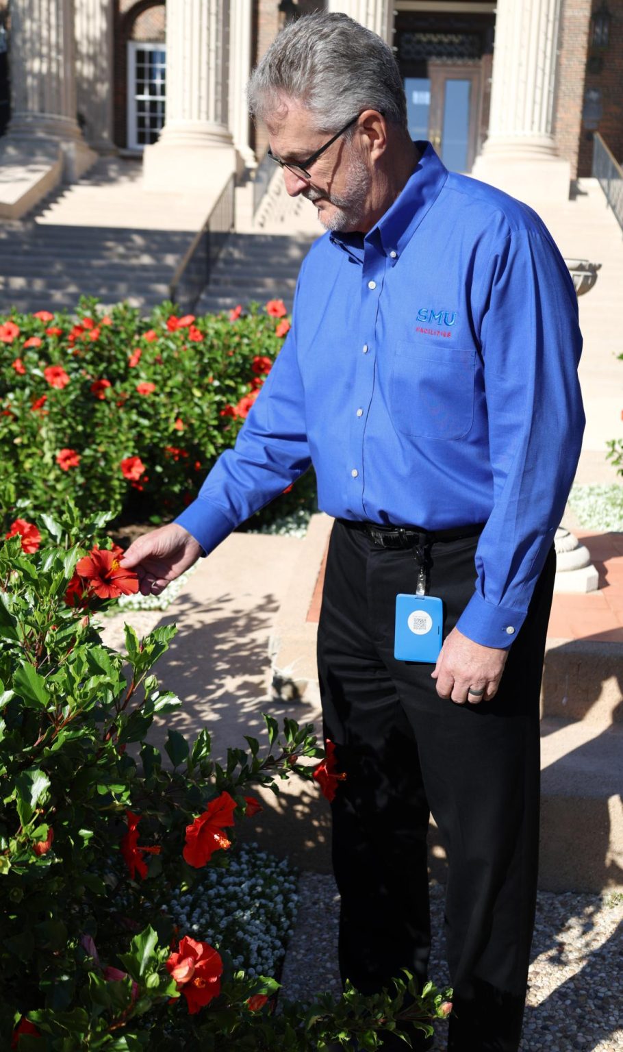 Meet the Man Behind SMU’s Garden Glow Up – The Daily Campus