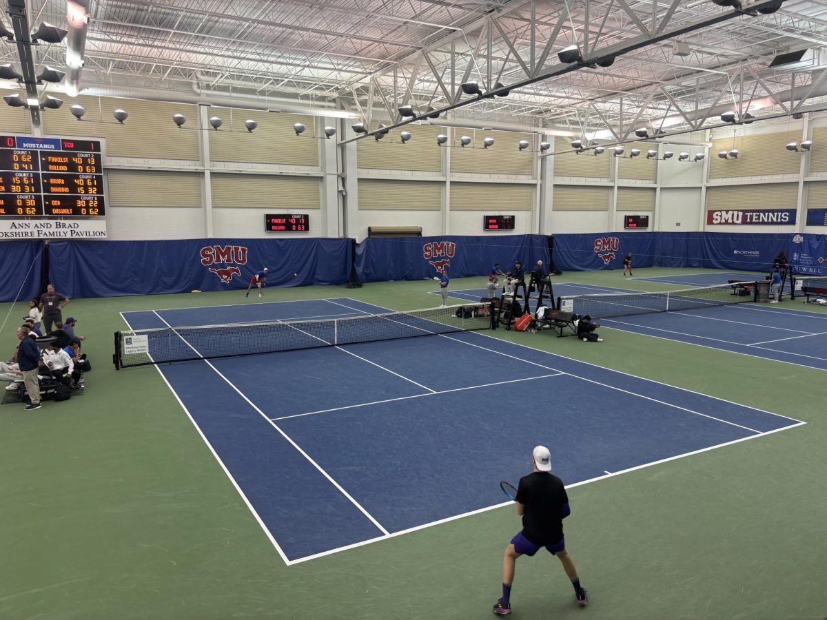 Alex Finkelstein serves to Rolland De Ravel in the second set of their singles match. Finkelstein fell to De Ravel in two sets. 